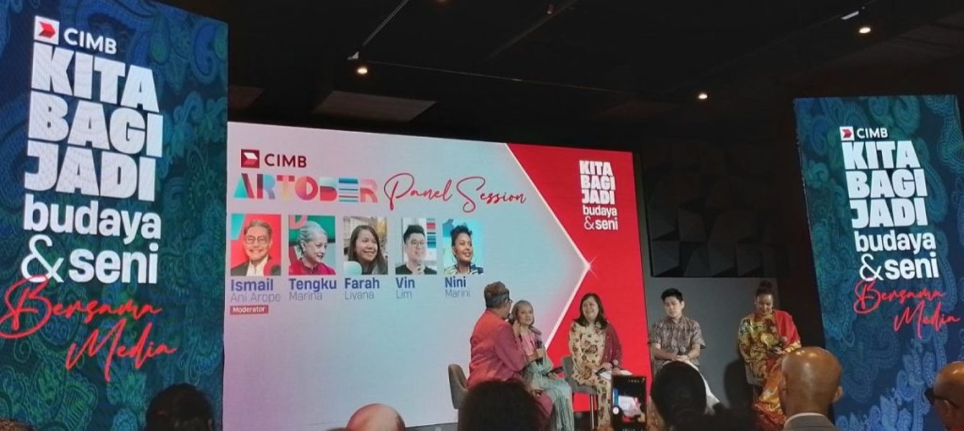 The CIMB Artober 2025 panel session, with the panellist lineup including Arteesan founder Vin Lim shown on screen